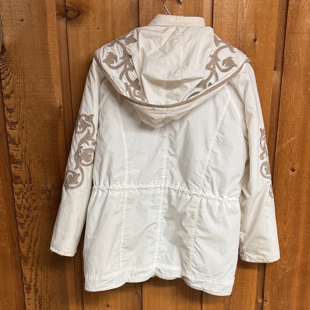 VINTAGE!!! Women's Embroidered Cream Jacket with Zip Front - Picture 5 of 5